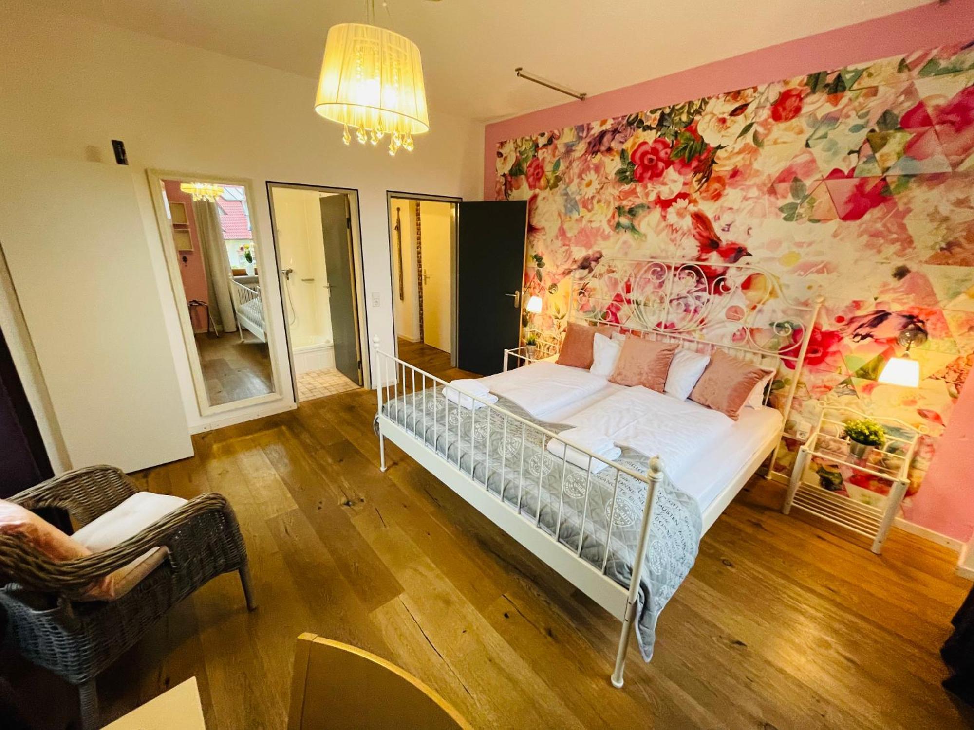 Zum Rayers Cafe-Restaurant & Boutique-Hotel Niederrotweil Zimmer foto