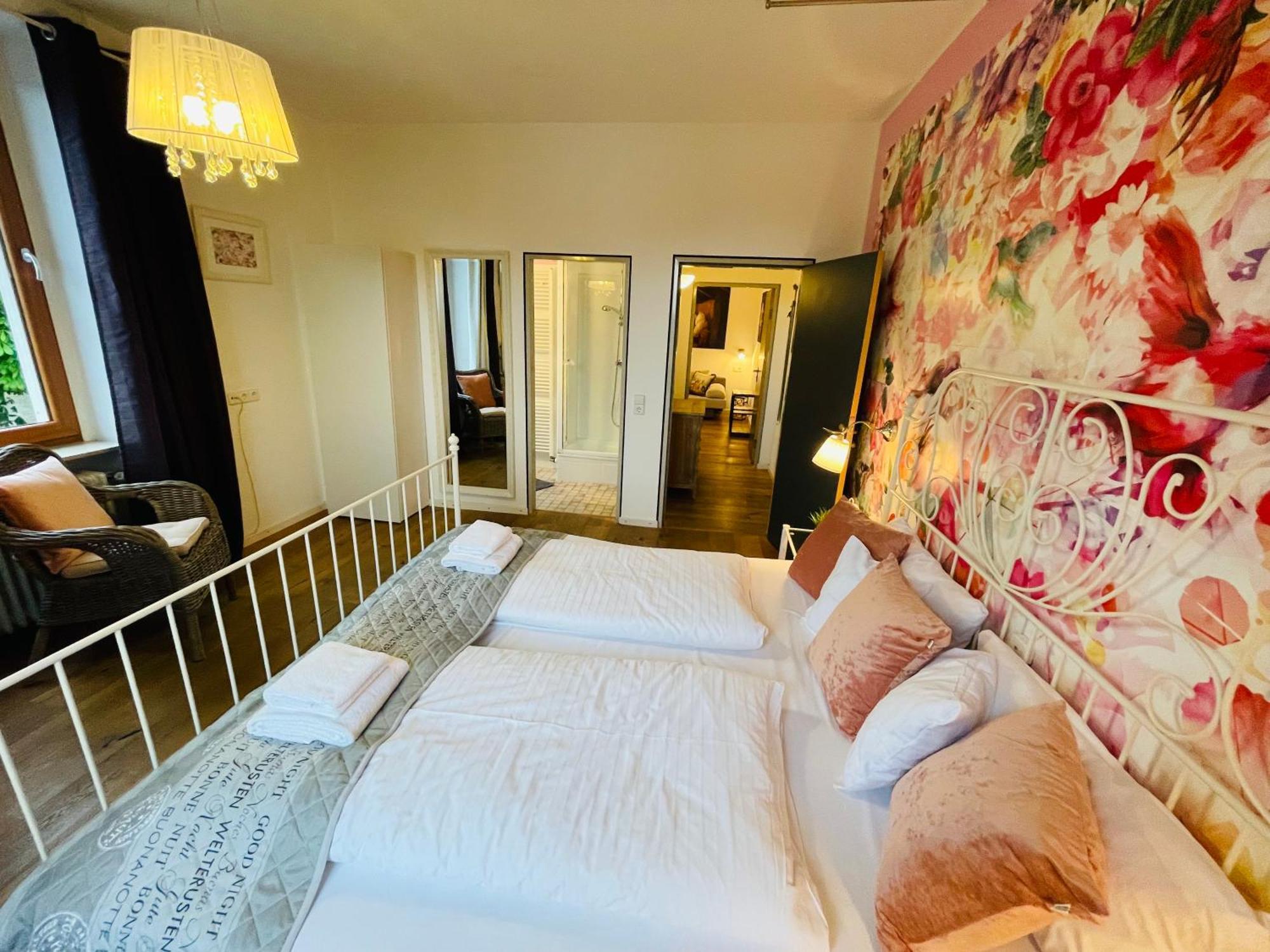 Zum Rayers Cafe-Restaurant & Boutique-Hotel Niederrotweil Zimmer foto