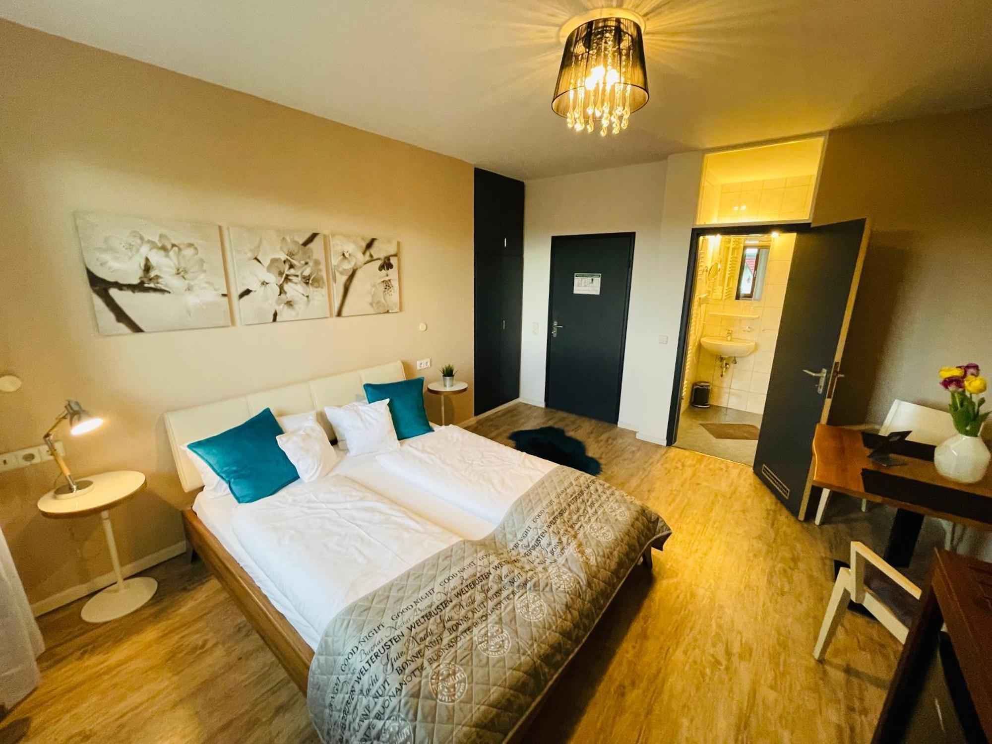 Zum Rayers Cafe-Restaurant & Boutique-Hotel Niederrotweil Zimmer foto