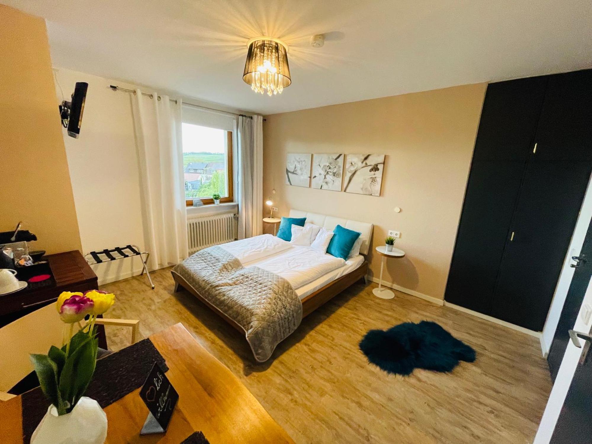 Zum Rayers Cafe-Restaurant & Boutique-Hotel Niederrotweil Zimmer foto